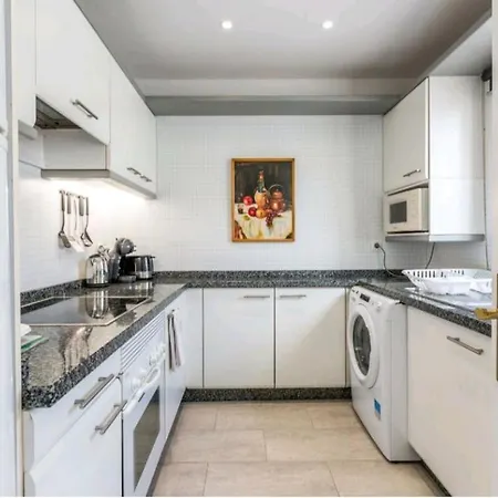 3 Bed Penthouse In The Heart Of Puerto Banus & Pool Marbella