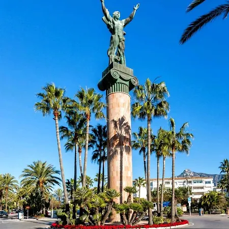 3 Bed Penthouse In The Heart Of Puerto Banus & Pool