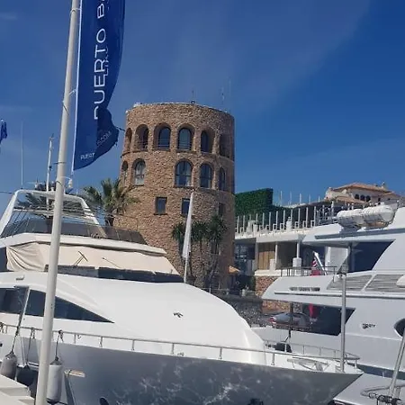 3 Bed Penthouse In The Heart Of Puerto Banus & Pool Marbella