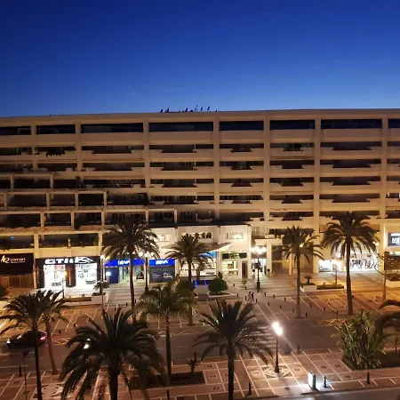 Apartment 3 Bed Penthouse In The Heart Of Puerto Banus & Pool *